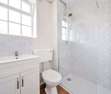 A well presented one bedroom apartment with parking close to centra... - Photo 5