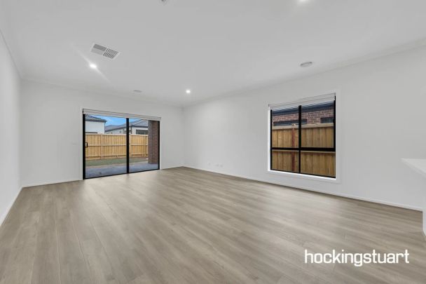 As New Spacious, Sophisticated Family Home In Woodstock - Photo 1