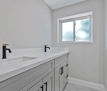 For Lease - 79 Strathavon Drive, Toronto, Ontario - Photo 2