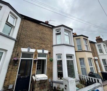 3 bedroom terraced house to rent - Photo 6