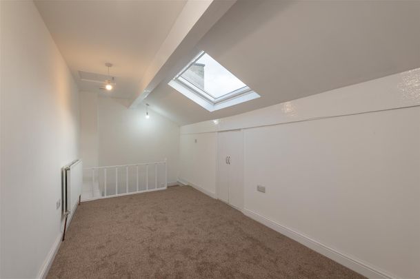 2 bed terraced house to rent in Catherine Street, Elland - Photo 1