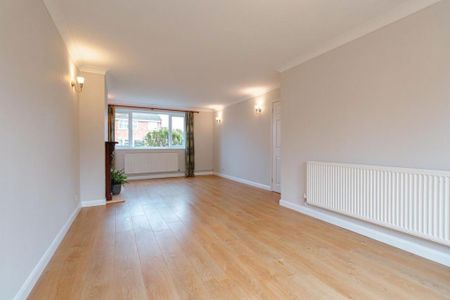 3 bedroom semi-detached house to rent - Photo 2