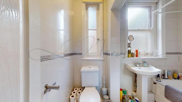 4 bedroom flat to rent - Photo 1