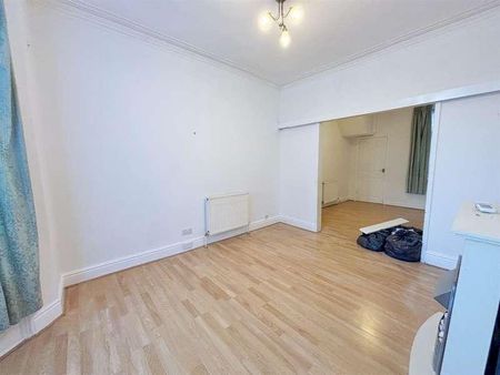 Highfield, Scarborough, YO12 - Photo 2