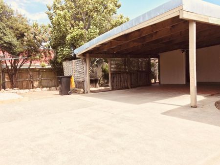 3 Bedrooms Close to the Beach - Photo 4