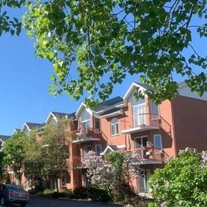 Grand 4 1/2 style condo à louer à Ste-Thérèse - Photo 2