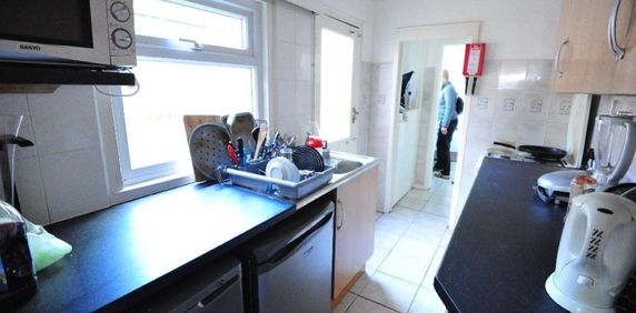 3 bedroom terraced house to rent - Photo 2