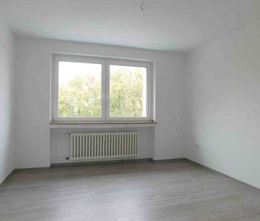 Sanierte Familienwohnung mit großzügigem Balkon! - Photo 1