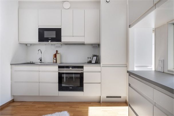 Henriksdalsringen, Nacka - Photo 1