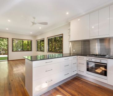 Modern and Stylish Sanctuary - Photo 3