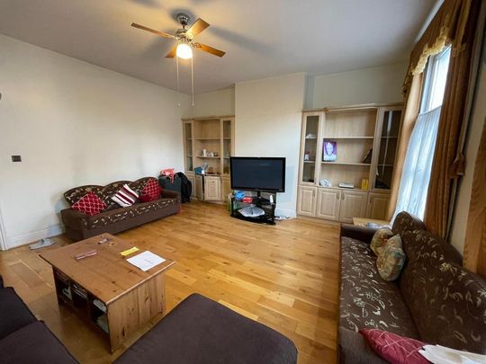3 bedroom flat to rent - Photo 1