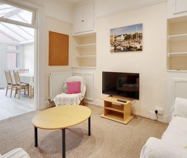 6 bedroom terraced house to rent - Photo 2