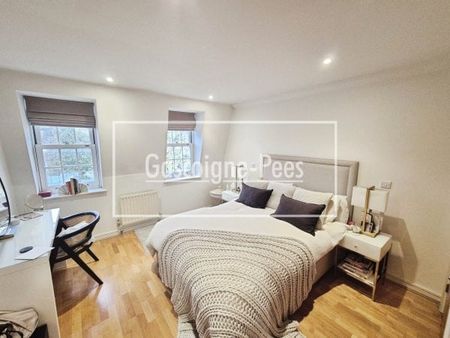 High Street, Esher, KT10 - Photo 2