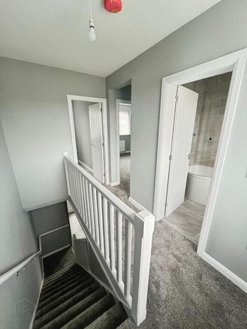 16 Benmore Drive, Belfast, BT10 0DQ - Photo 3