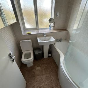 Room in a Shared House, Waldronhyrst, CR2 - Photo 3