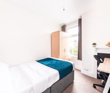 5 bedroom terraced house to rent - Photo 1