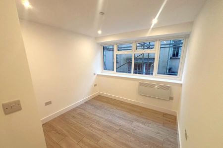 22 Commercial Way, Woking - 1 bedroomProperty for lettings - Seymours - Photo 5