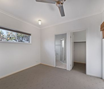 4-Bedroom Home in Highly Desired Kawana Forest&excl; - Photo 3