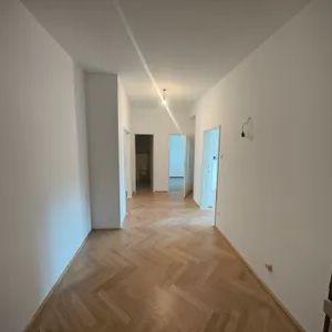 100 m² - großzügige 3 Zimmerwohnung - Weinbergblick und Blick in den Stiftsgarten - Photo 3