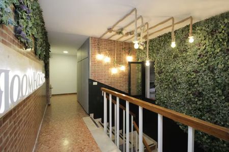 Carrer de Roger de Llúria, Barcelona, Catalonia 08037 - Photo 4