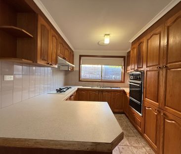 Charming Family Home - Photo 4