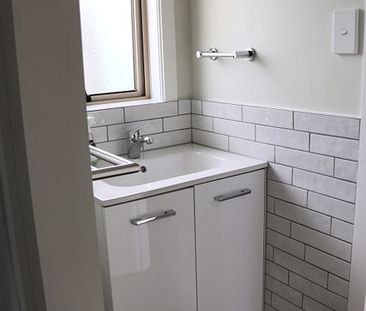 Newely renovated unit in the heart of Browns Bay - Photo 6