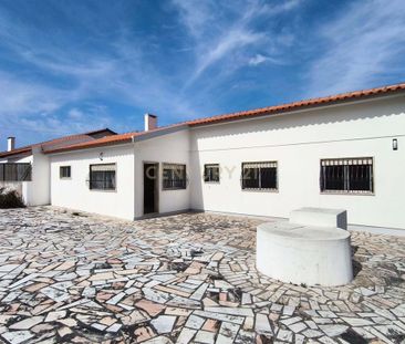 A dos Cunhados, Lisbon - Photo 4