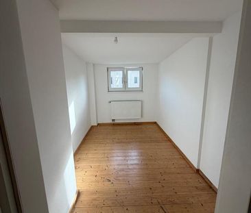 Charmante Maisonettewohnung mit Einbauküche und Tageslichtbad! - Foto 1