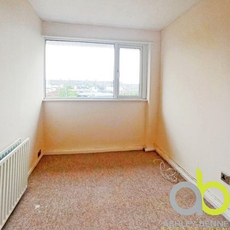 Bryon Gardens, Tilbury, rm18 - Photo 5