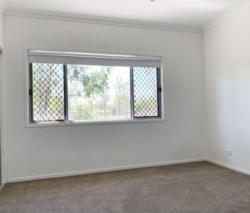 Modern 3 Bedroom Townhouse!! - Photo 3