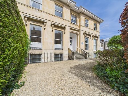 Pembury House, Lansdown Crescent, Cheltenham, GL50 - Photo 5