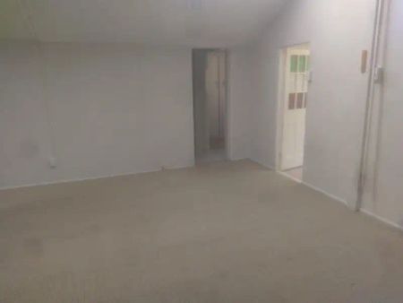 “Spacious Studio Apartment - Petrie Terrace” - Photo 5