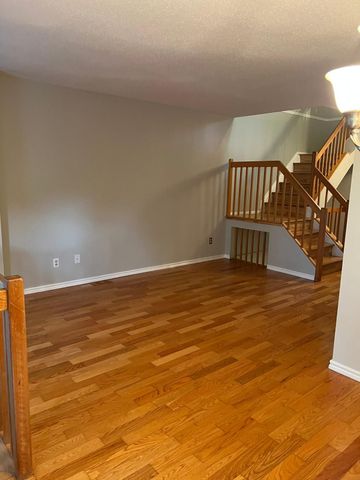 For Lease - 61 Rueter Street, Barrhaven, Ontario - Photo 2