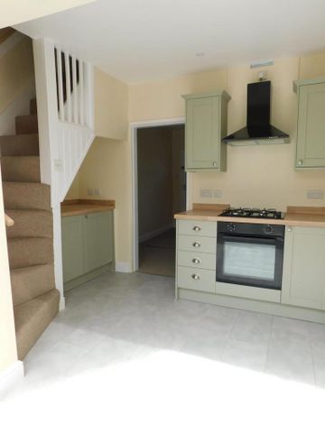 2 bedroom terraced house to rent - Photo 3