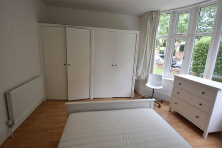 2 Bedroom Ground Floor Flat - Photo 5