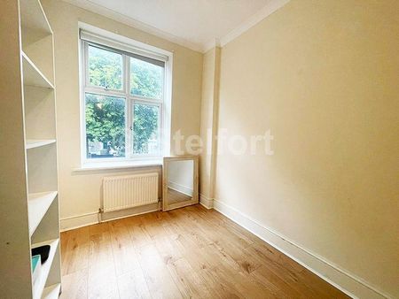 4 bedroom apartment to rent - Photo 3