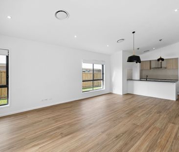 Stylish & Modern 4 Bedroom Home In Tallowood Ridge - Photo 1