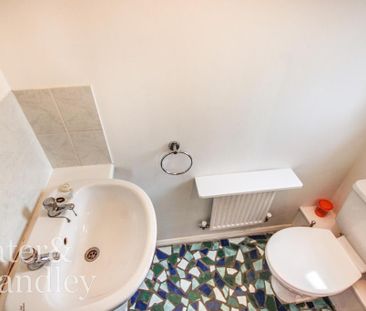 3 bedroom end of terrace house to rent - Photo 4