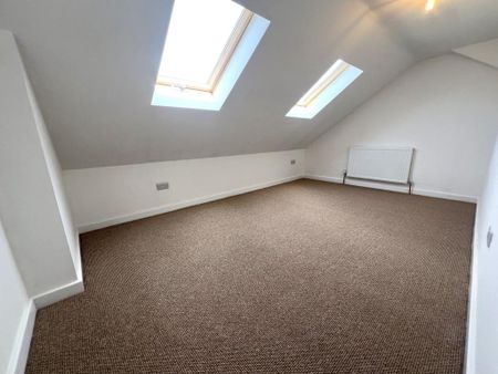 4 bedroom end of terrace house to rent - Photo 3