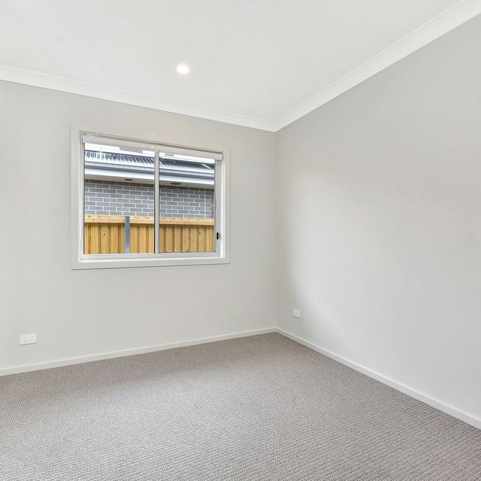 Brand new duplex boasting a low-maintenance lifestyle - Photo 1