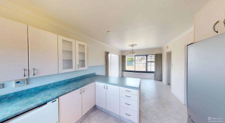 Tawhero - 3 Bedrooms - Photo 4