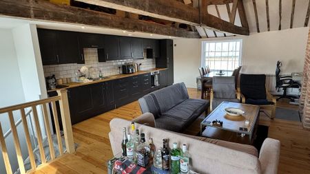 3 bedroom townhouse to rent - Photo 2