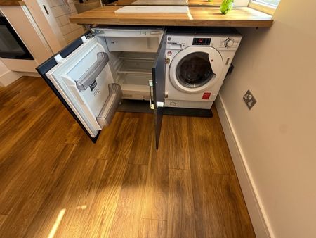 1 Bed Flat, Chapter Road, NW2 - Photo 2