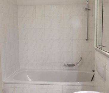 ** 2-Zimmer-Whg. mit 2 Balkonen in ruhiger Wohnlage ** - Photo 4