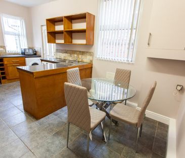 4 bedroom terraced house to rent - Photo 1