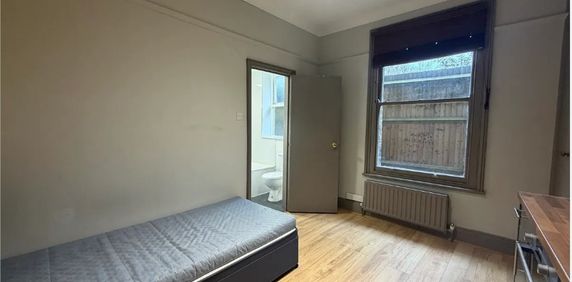 Studio Flat, Lyncroft House, NW6 - Photo 2