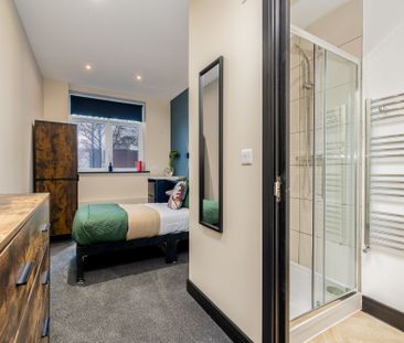 Crown House, Nuneaton, CV11 4BX - Photo 2