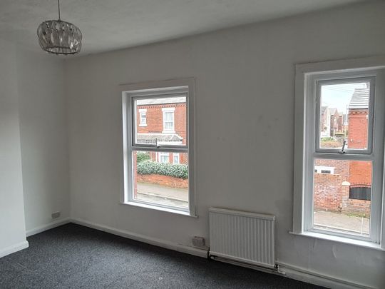 3 Bed End Terrace, Amos Street, M9 - Photo 1