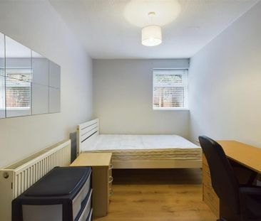 4 bedroom terraced house to rent - Photo 2