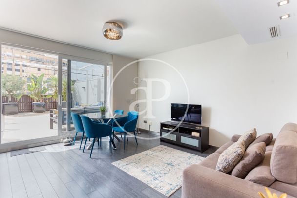 Penthouse for rent with Terrace in San Francesc (Valencia) - Photo 1